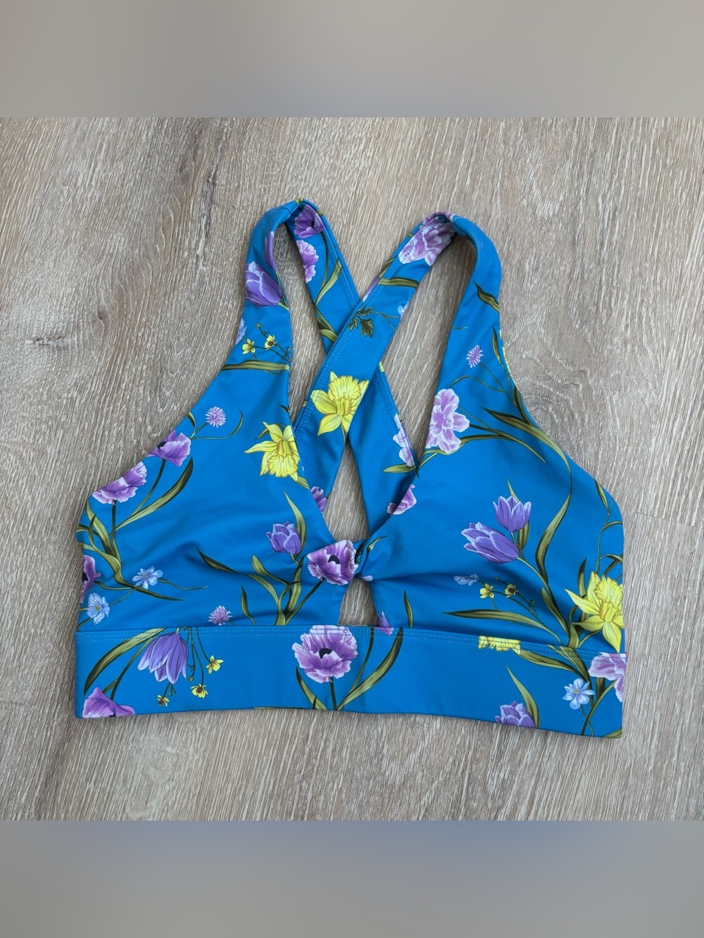 Fabletics Oasis Twist Sports Bra